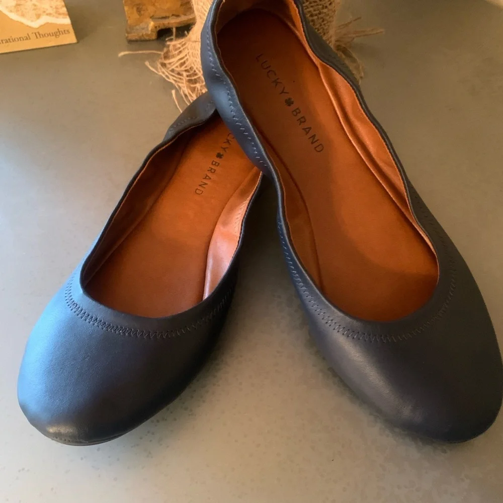Lucky Brand, LIKE NEW, worn only 1 time, NAVY BLUE, Emmie, Flat shoes. Size 9.5 - Picture 2 of 10